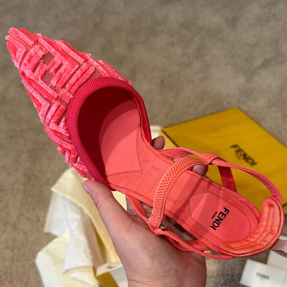 Fendi Pink Zigzag Pointed Slingback Heels - Picture 6 of 8